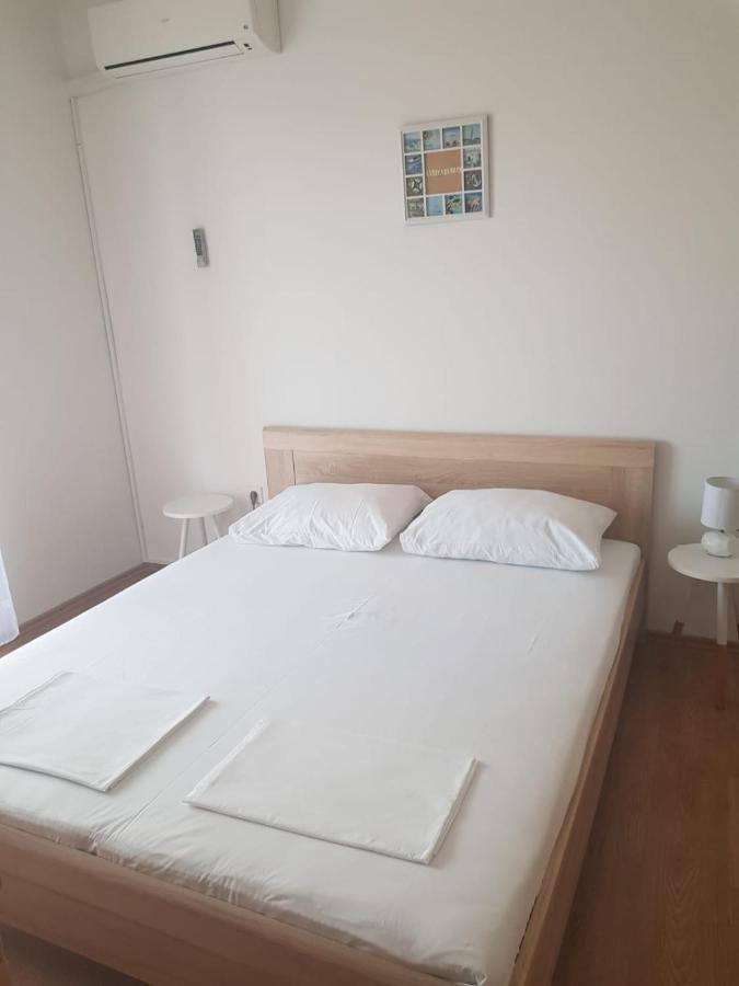 Apartments And Rooms With Parking Space Metajna, Pag - 4120 Екстер'єр фото