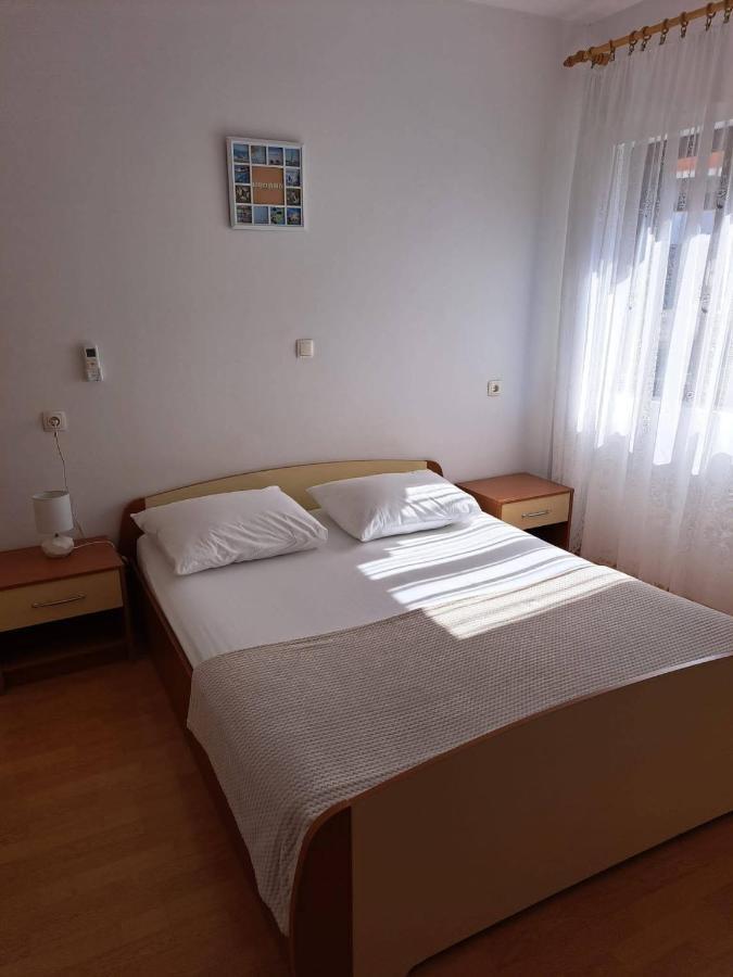 Apartments And Rooms With Parking Space Metajna, Pag - 4120 Екстер'єр фото